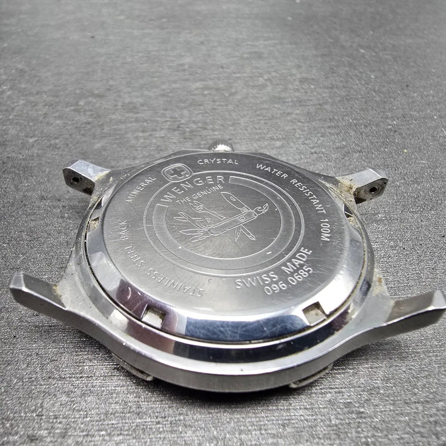 Wenger SMT Design Watch Men 40mm Black Dial Silver Tone Round 096.0685 PARTS8