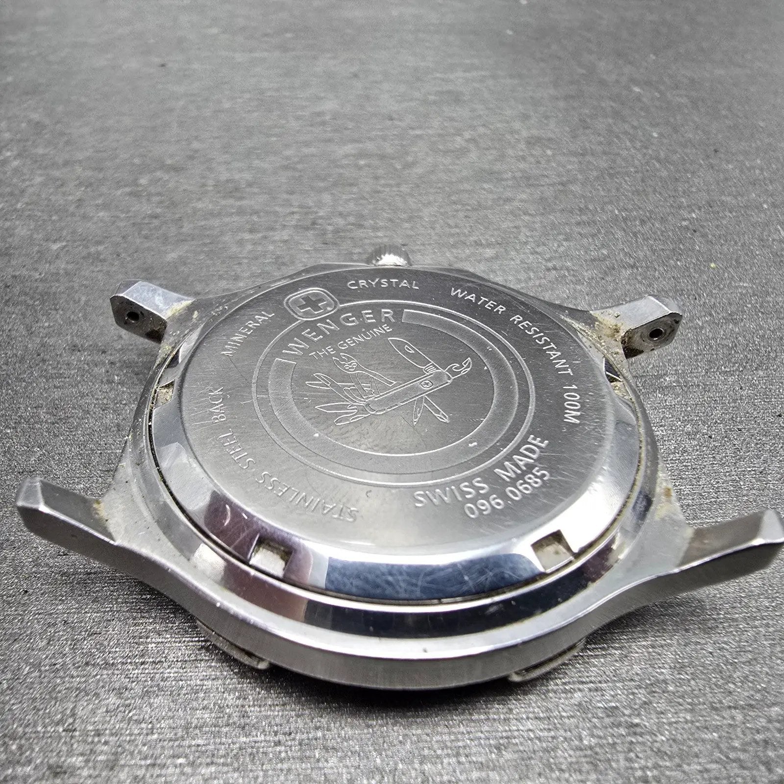 Wenger SMT Design Watch Men 40mm Black Dial Silver Tone Round 096.0685 PARTS8