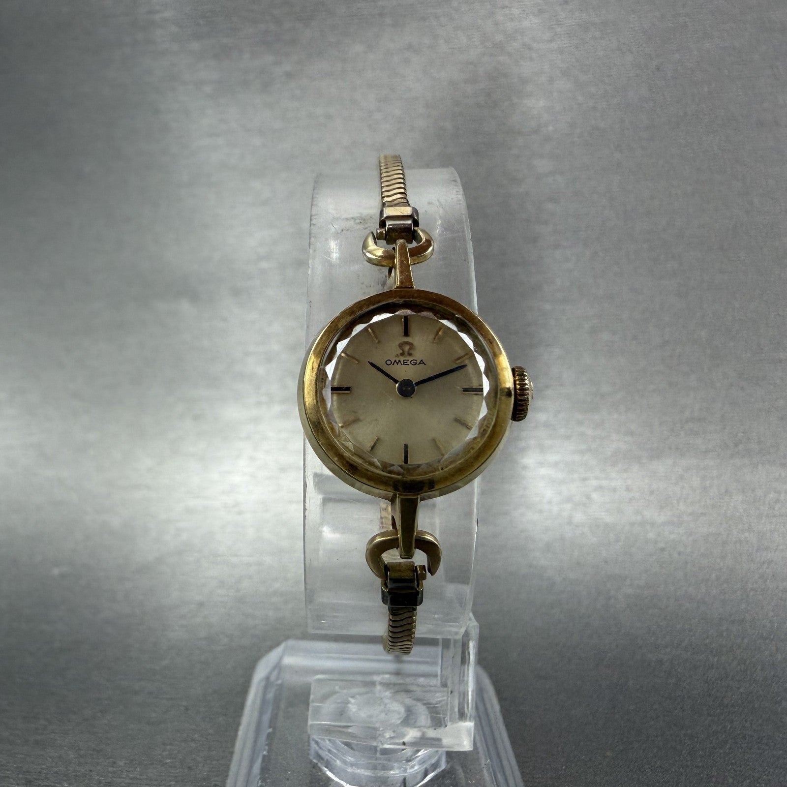 Omega Watch Women 17mm Gold Dial Gold Plated Manual Wind Runs Caliber VTG5