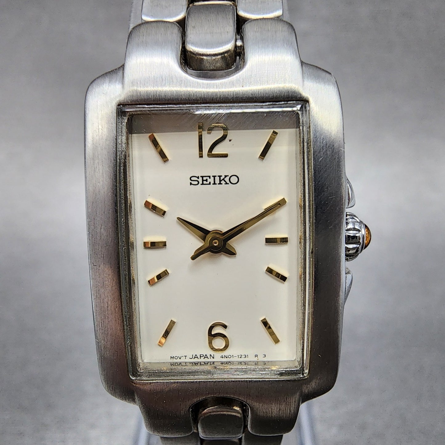 Seiko Vivace Tank Watch Women 19mm White Dial Two Tone 4n015099 New Battery1