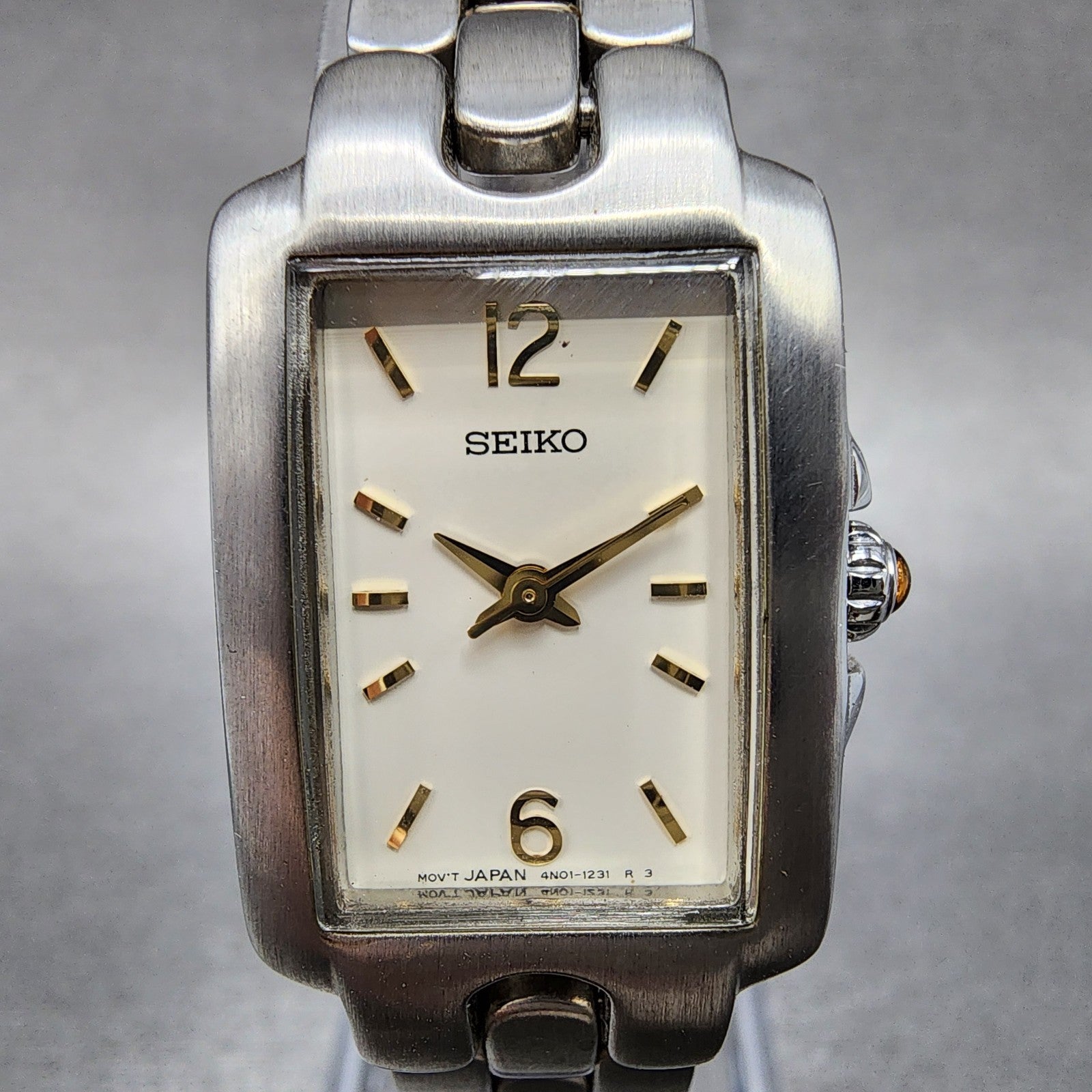Seiko Vivace Tank Watch Women 19mm White Dial Two Tone 4n015099 New Battery1