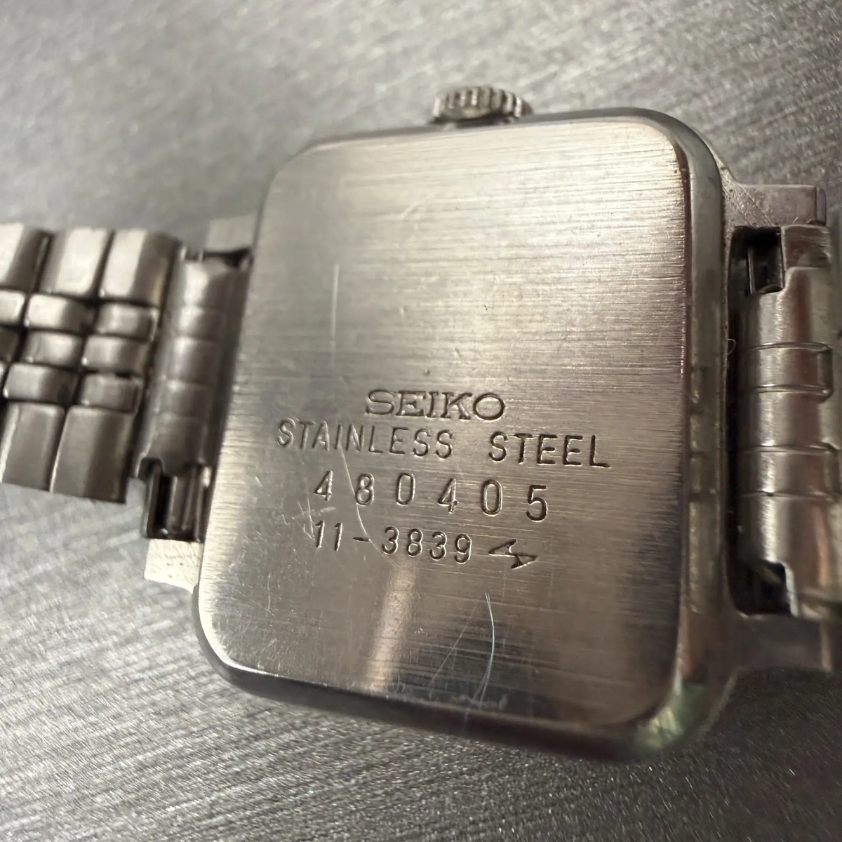 48306089