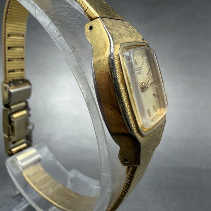 Seiko Watch Women 17mm Champgne Dial Gold Tone Rectangle 5421-5029 New Battery O3