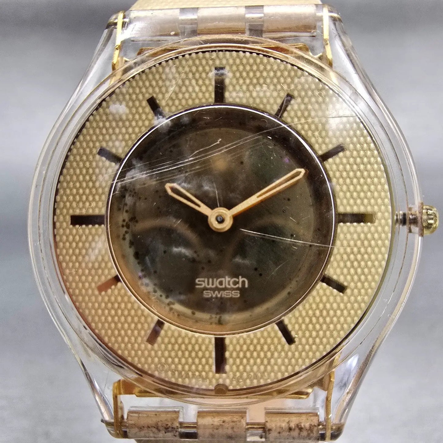 Swatch Skin THINE Watch Women Gold Dial Clear Case Round SFK155 New Battery1