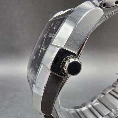 Seiko Solar Tank Watch Men 35mm Black Dial Silver Date Rectangle V157-0CC0 Runs2