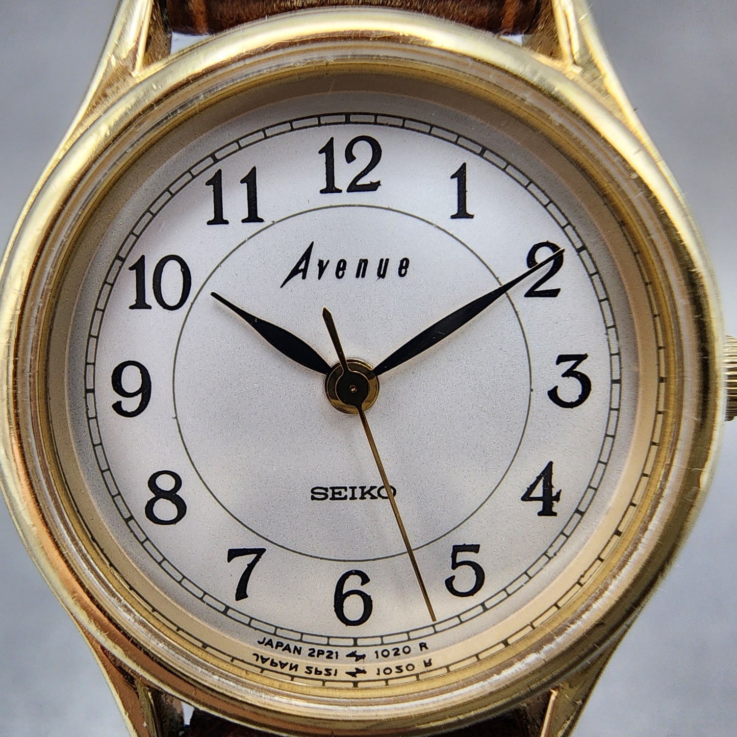 Seiko Avenue Watch Women 25mm Silver Gold Tone Round 2P210290 New Battery1