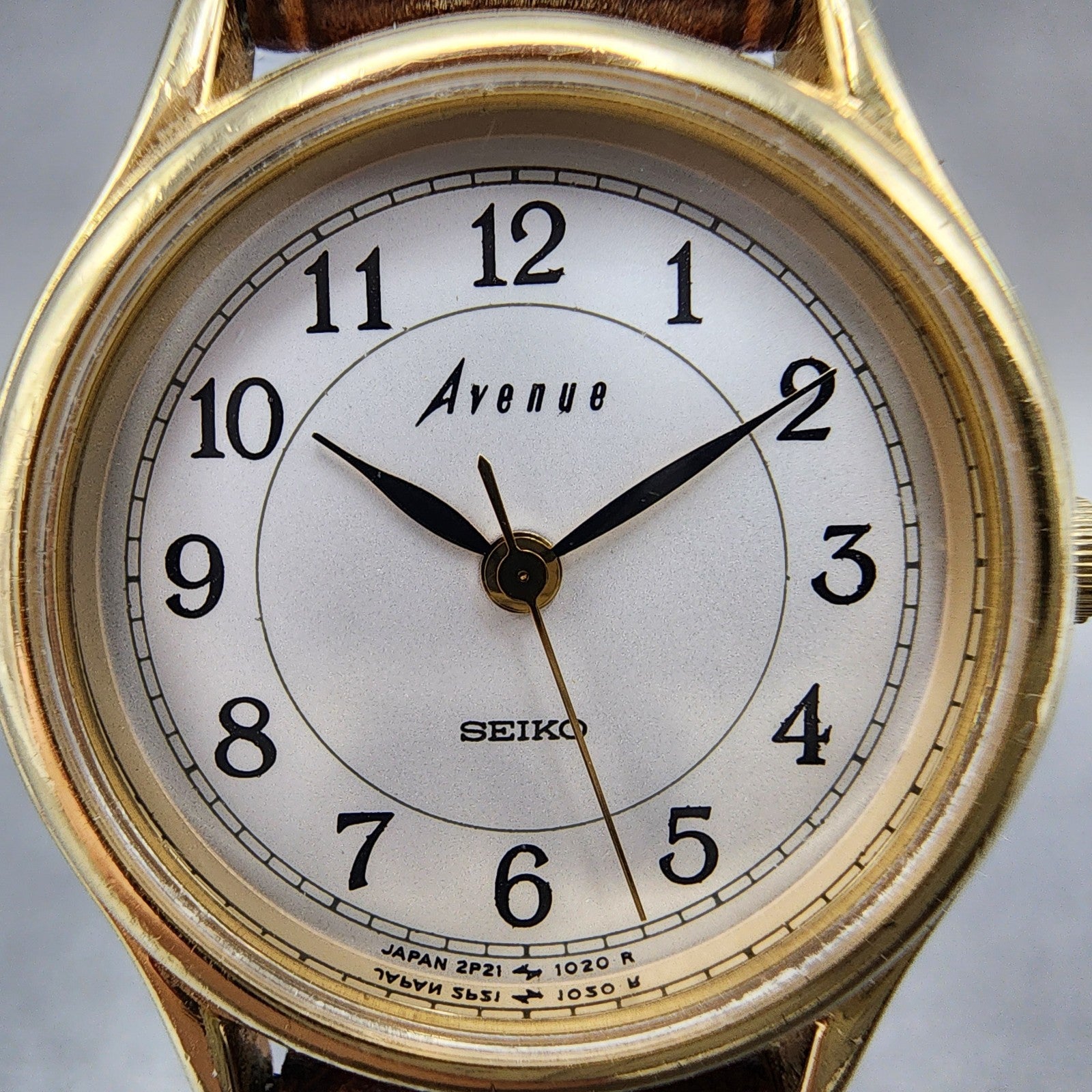 Seiko Avenue Watch Women 25mm Silver Gold Tone Round 2P210290 New Battery1