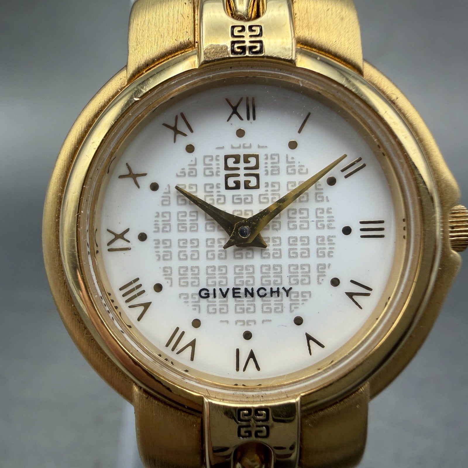 Givenchy Watch Women 25mm White Dial Gold Tone Round New Battery1