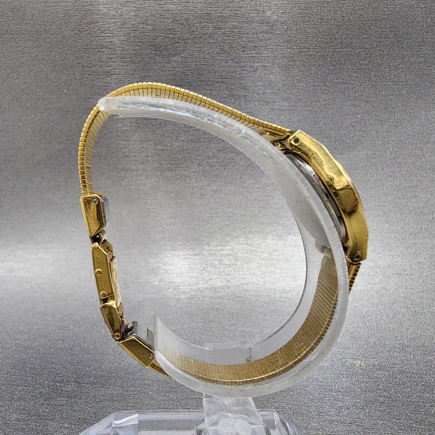 Seiko Watch Women 19mm Gold Dial Gold Tone Round 2P210A79 New Battery VTG8
