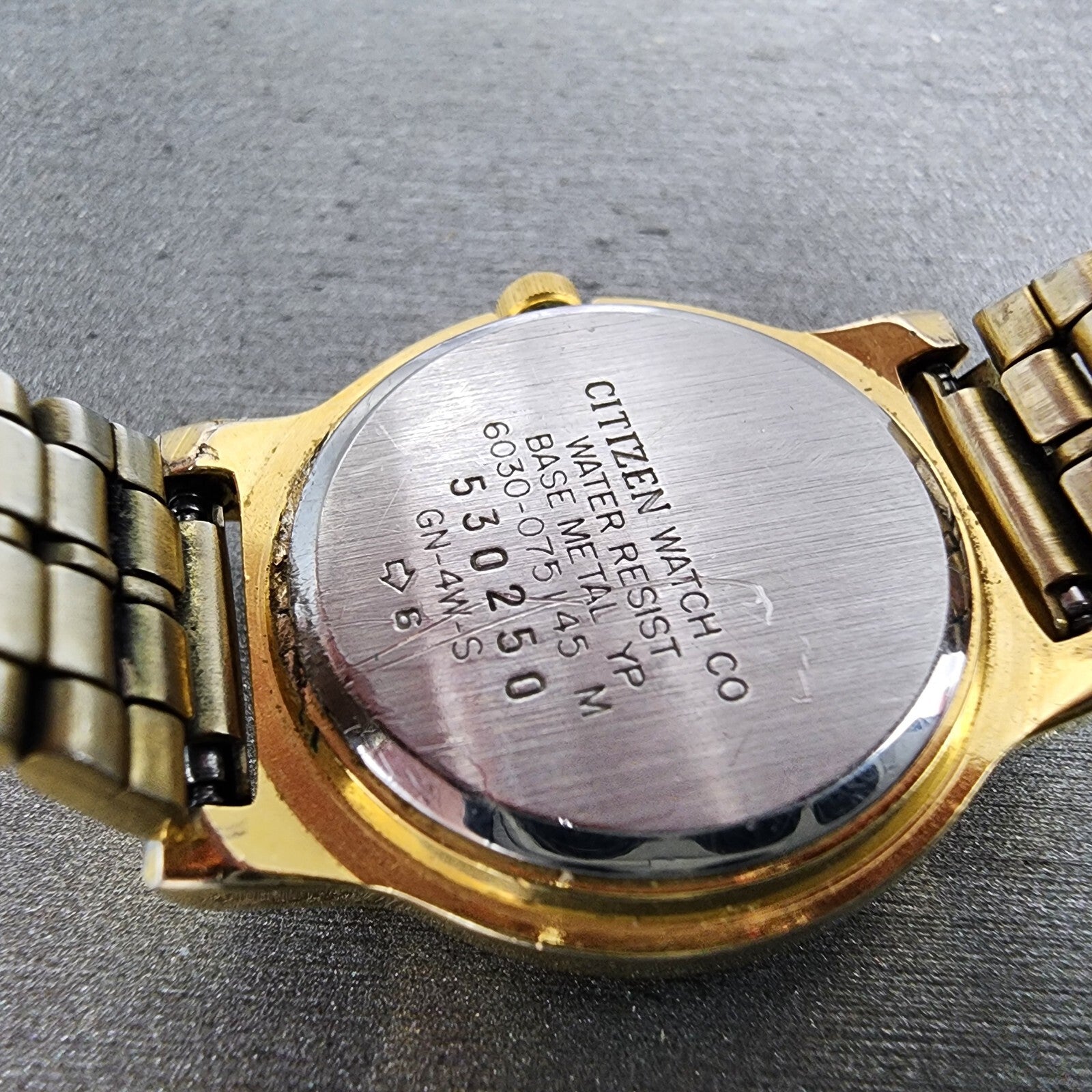 Citizen CQ Watch Women 26mm Champagne Dial Gold Tone Round 6030075145 New Batt9