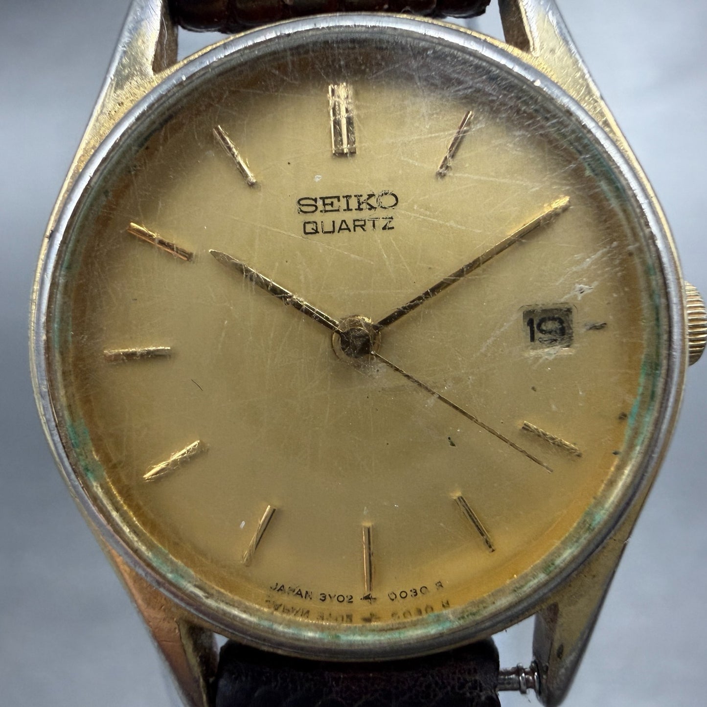 Seiko Watch Women 23mm Champagne Dial Gold Tone Round Date 3Y02-0020 New Battery1