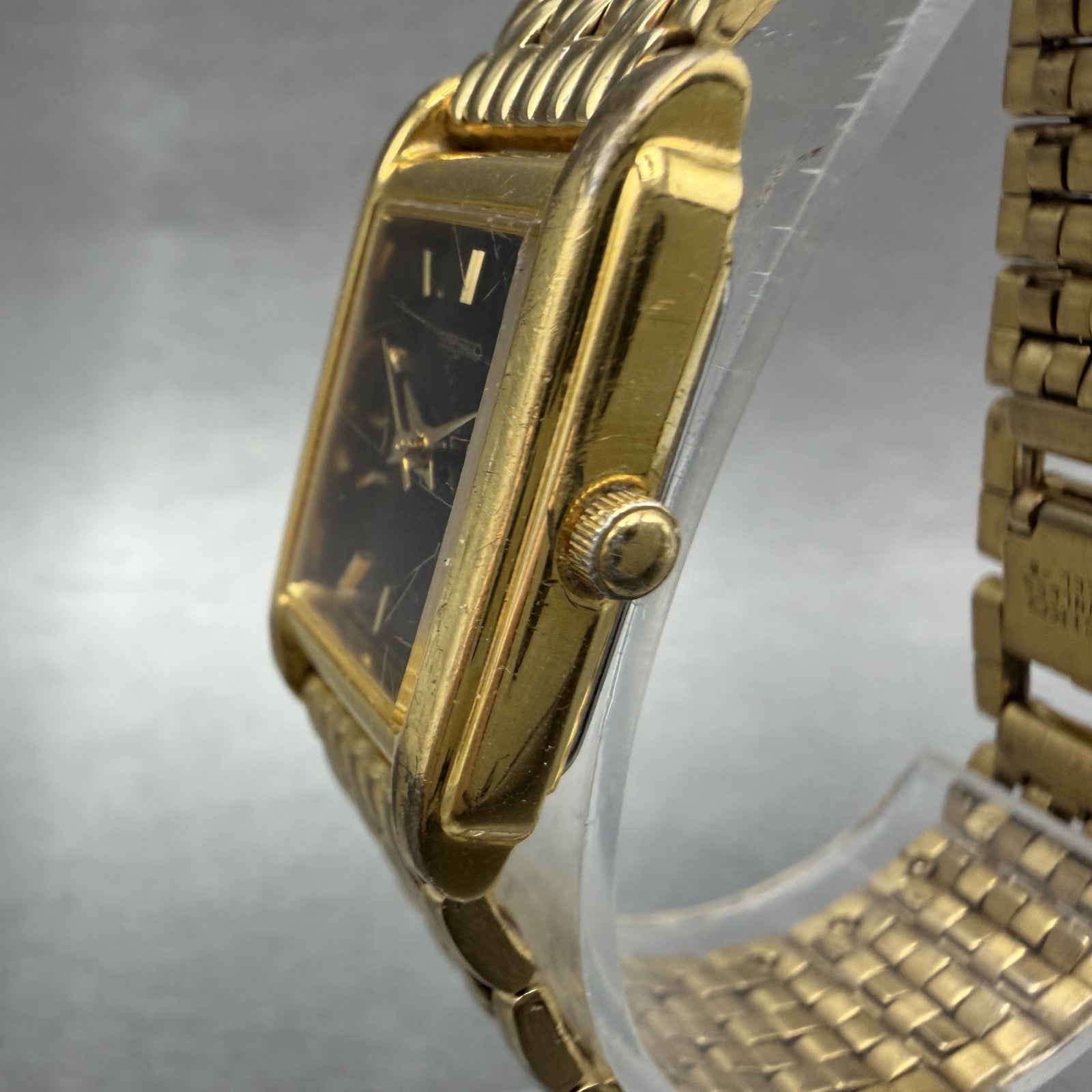 Seiko Tank Watch Women 18mm Black Dial Gold Tone Rectangle V4015650 New Battery2