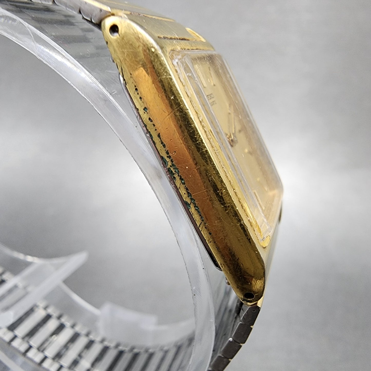 Seiko Tank Watch Women 17mm Champagne Dial Gold Tone Rectangle 2C205830 New Bat3