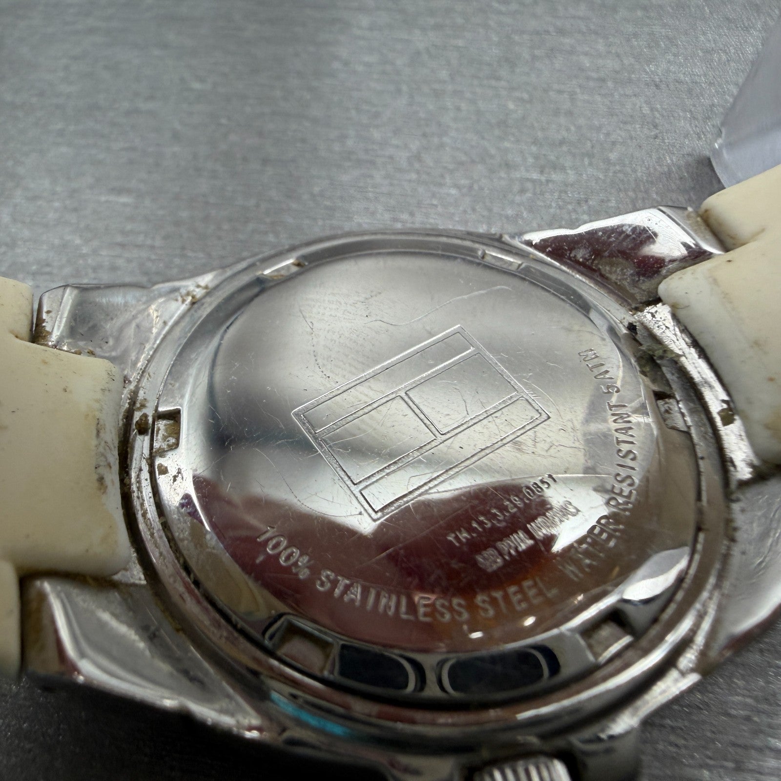 Tommy Hilfiger Watch Women 34mm White Dial Silver Tone Date Round New Battery9