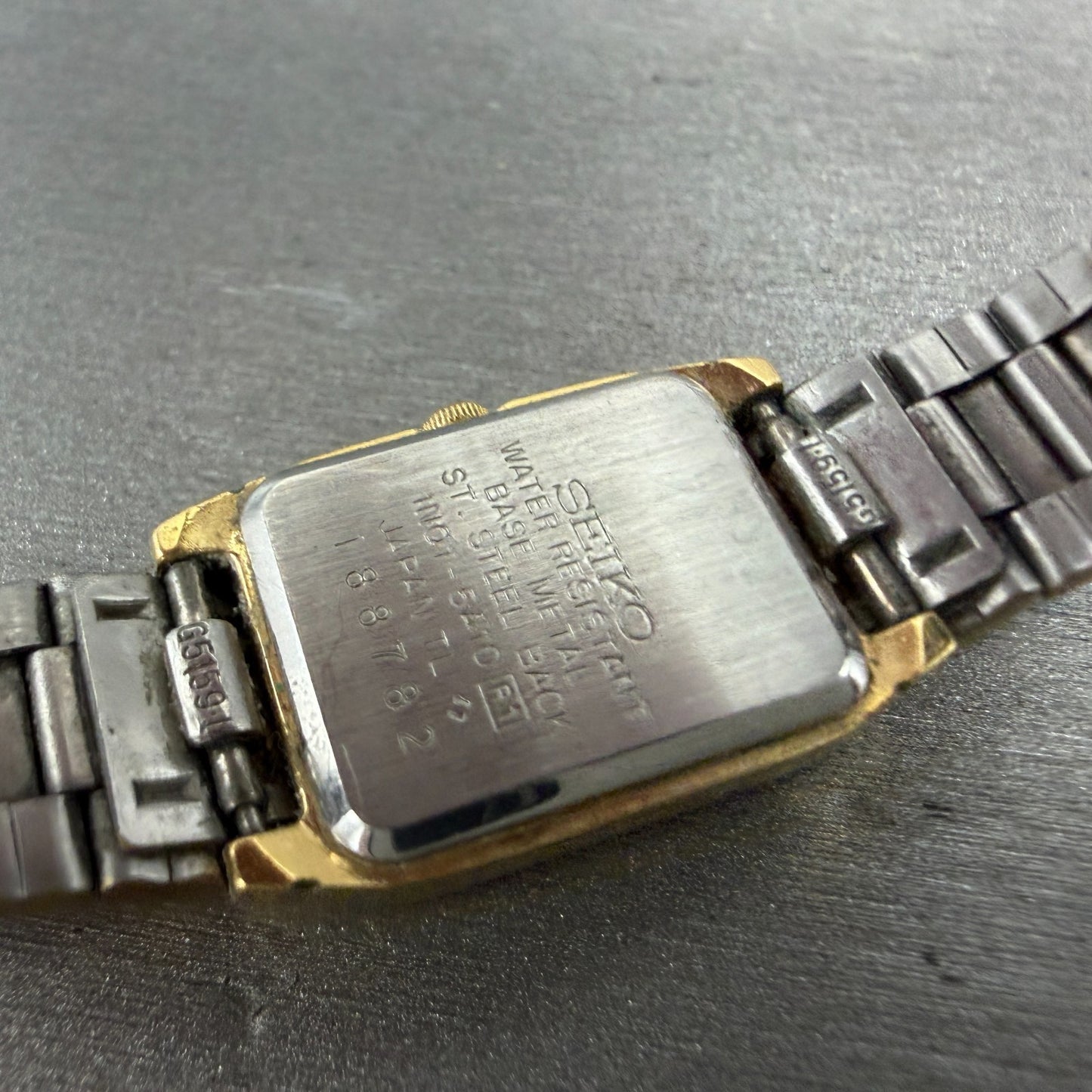Seiko Tank Watch Women 16mm Black Dial Gold Tone Rectangle 1N01-5A10 New Battery9