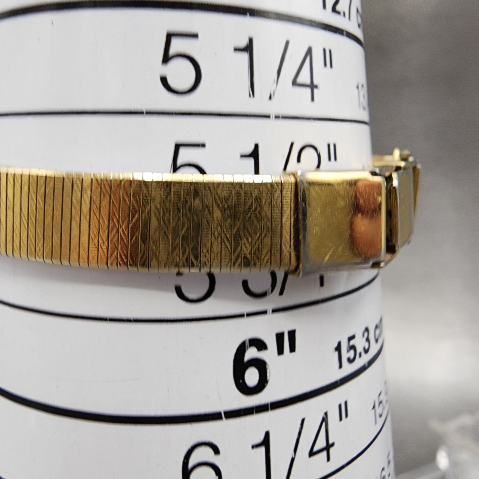 Bulova Watch Women 16mm Champagne Dial Gold Tone Round 83391 New Battery10