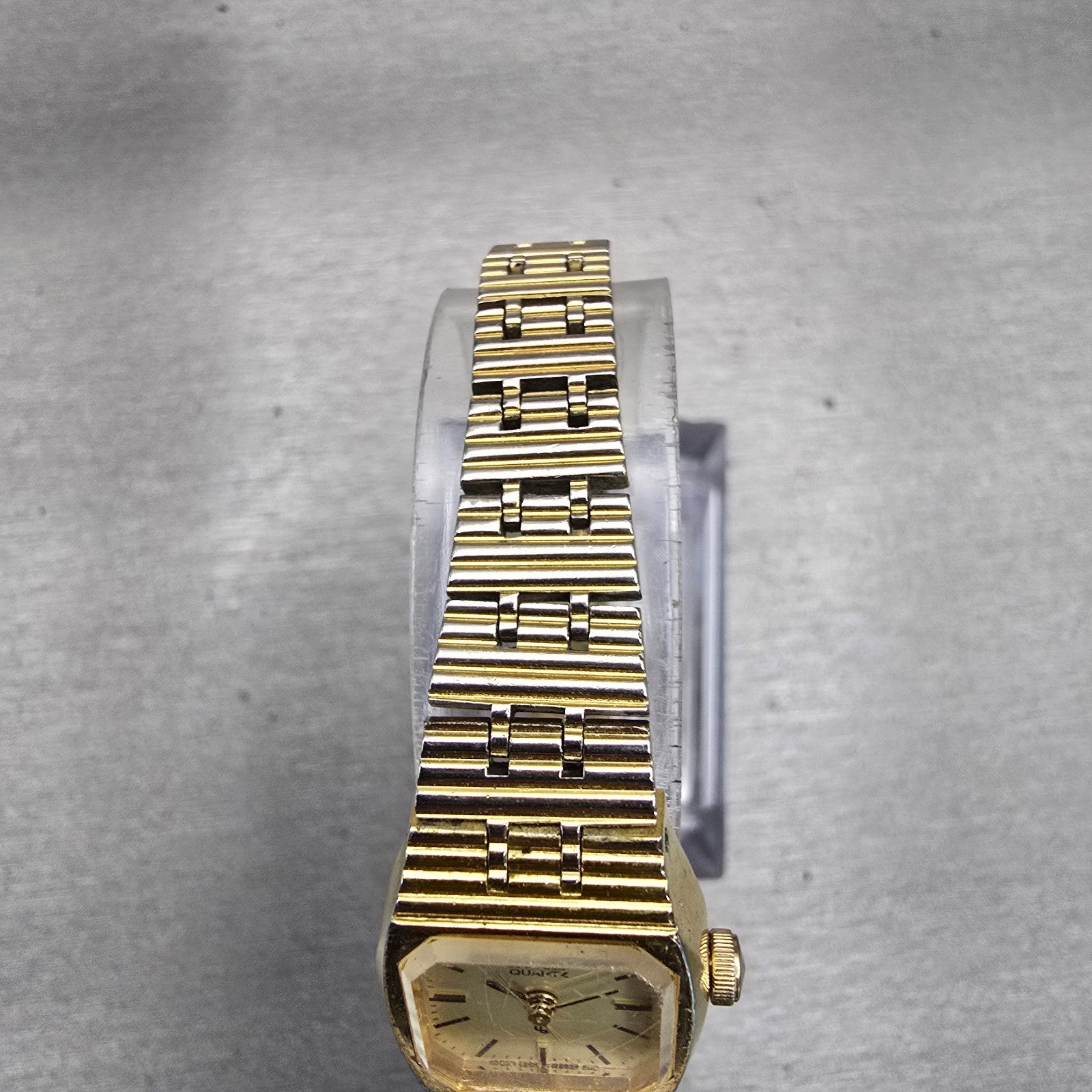 Citizen CQ Watch Women 18mm Champagne Dial Gold Tone Rectangle 4-040074 New Batt4