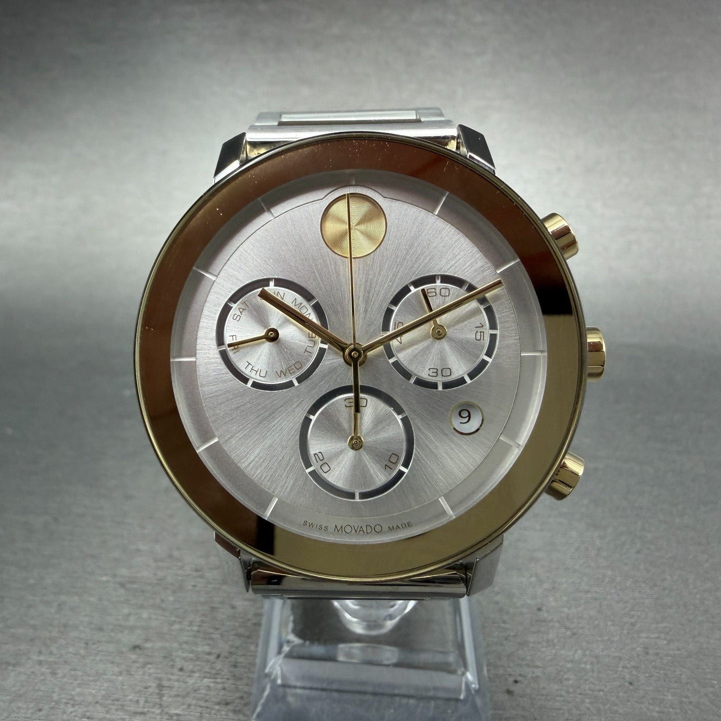 Movado Bold Chronograph Watch Men 42mm Silver Dial Two Tone Date 3600888 Box1