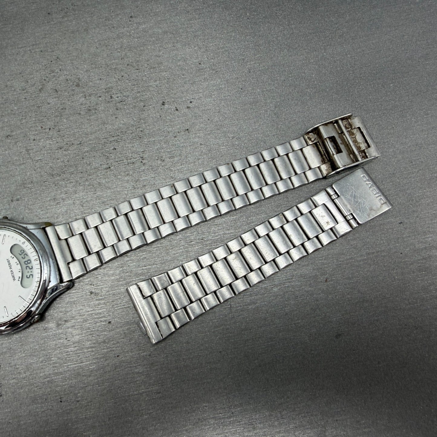 Casio AQ-227 Watch Unisex 35mm White Dial Silver Tone Analog Digital PARTS7