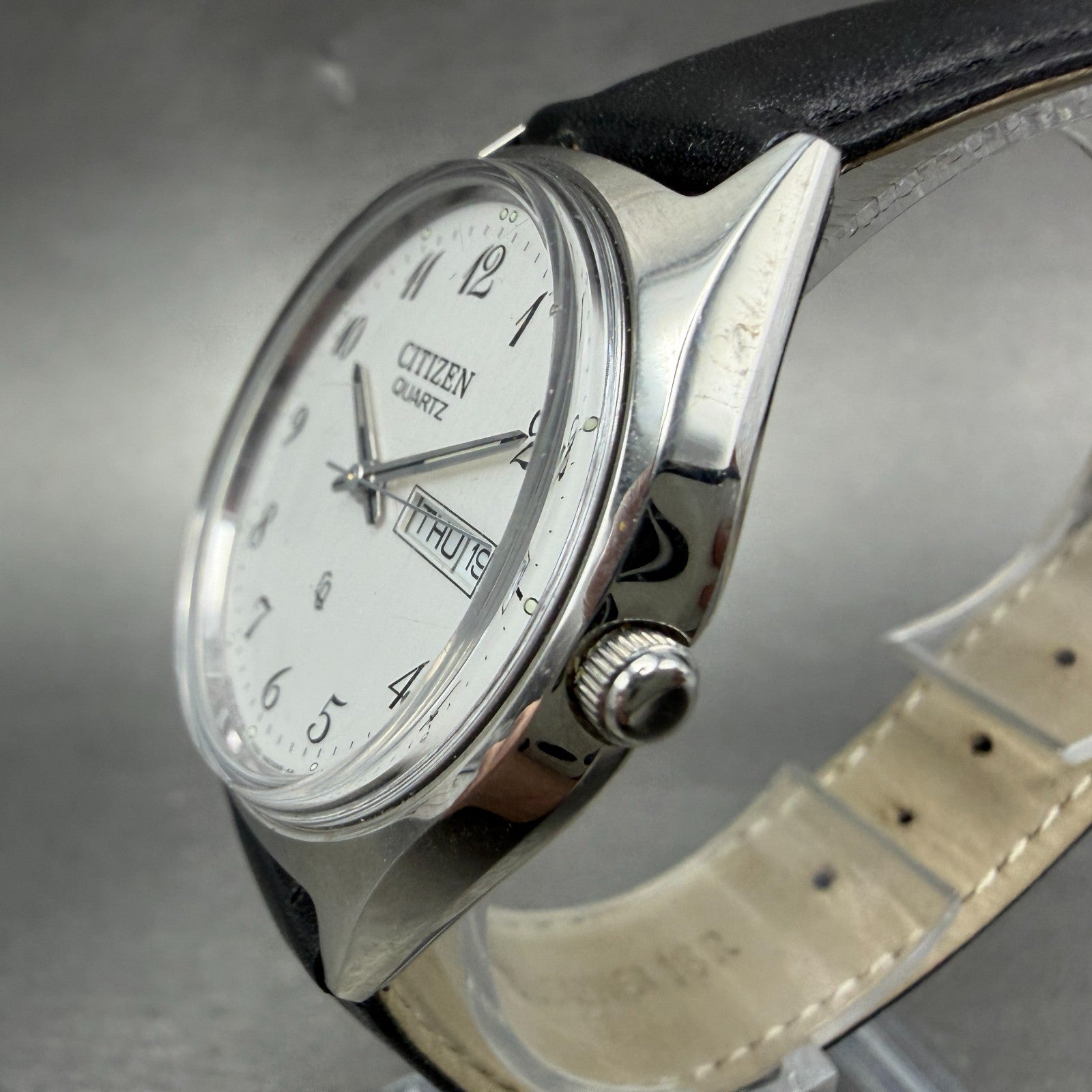 Citizen CQ Watch Men 36mm White Dial Silver Tone Daydate 1100-S63804 New Batt 562