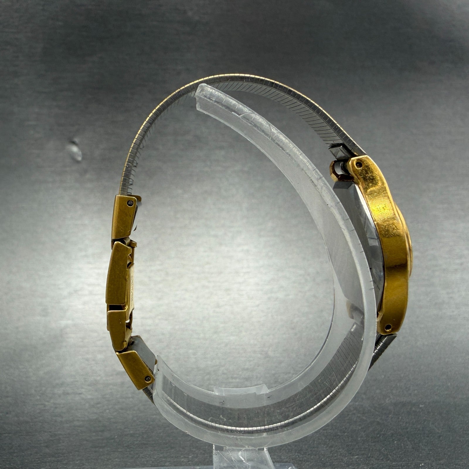Citizen CQ Watch Women 19mm Champagne Dial Gold Tone Round 4031-S02295 New Batt8