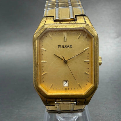Seiko Pulsar Tank Watch Men 27mm Champagne Dial Gold Tone Date V732-X165 New Bat0