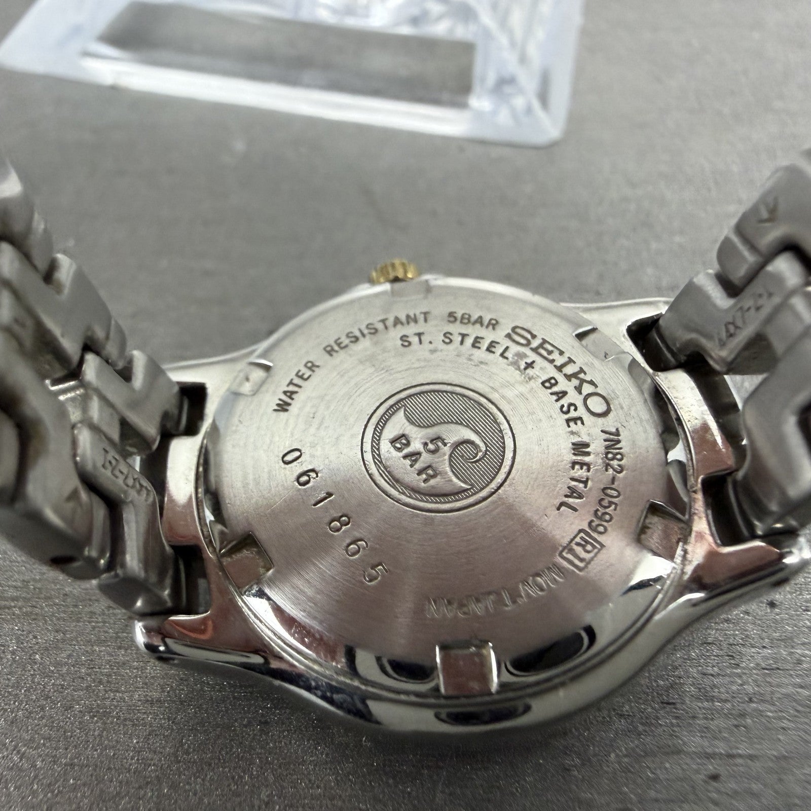 Seiko Watch Women 26mm White Dial Two Tone Date Round 7n82-0599 New Battery JGKP9