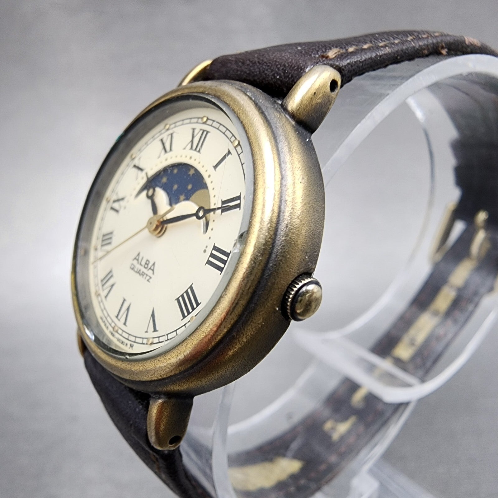 Seiko Alba Moon Phase Watch Women 20mm Champagne Dial Brass Tone Round New Batt2