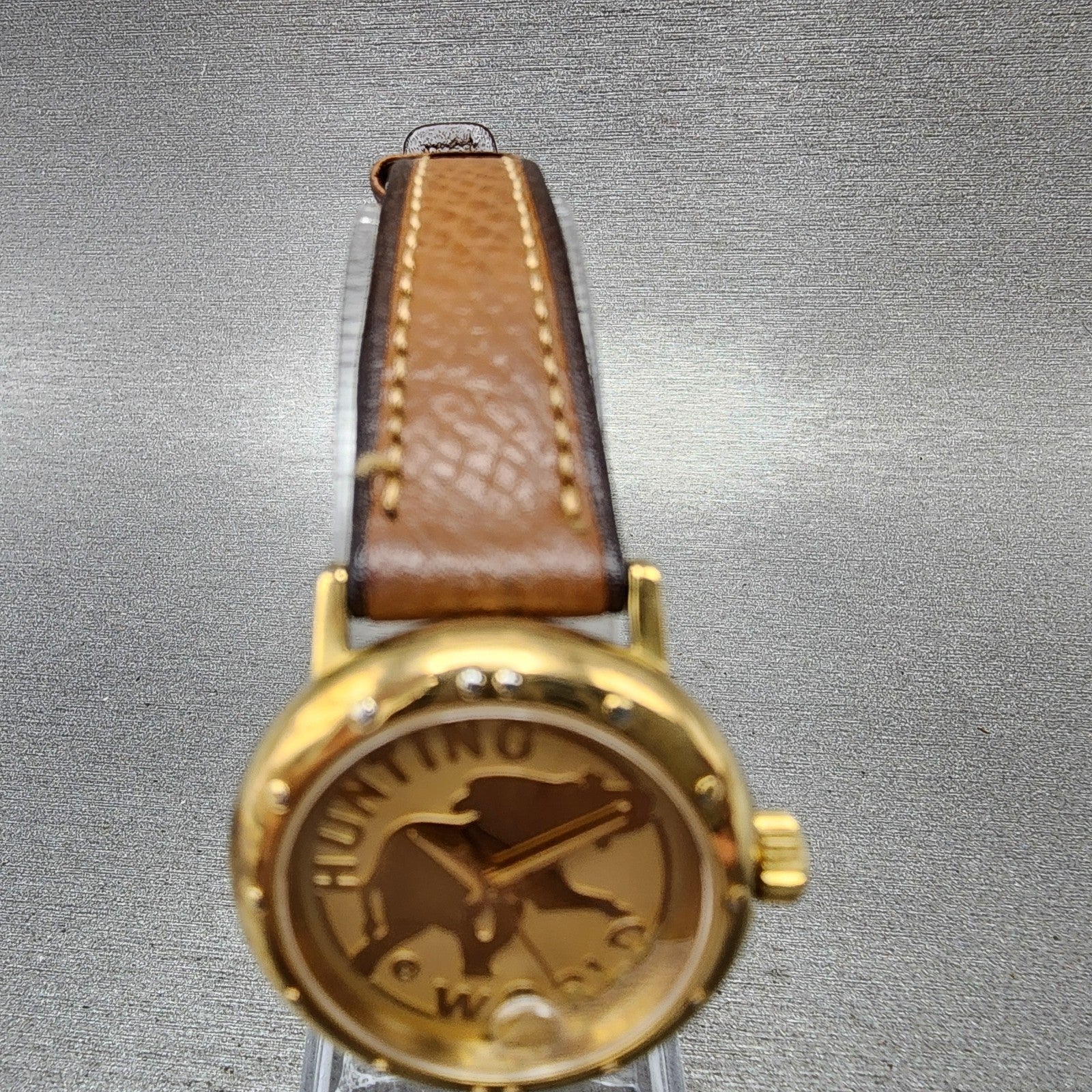 Hunting World Watch Women 27mm Gold Dial Gold Tone Date Round  New Battery4
