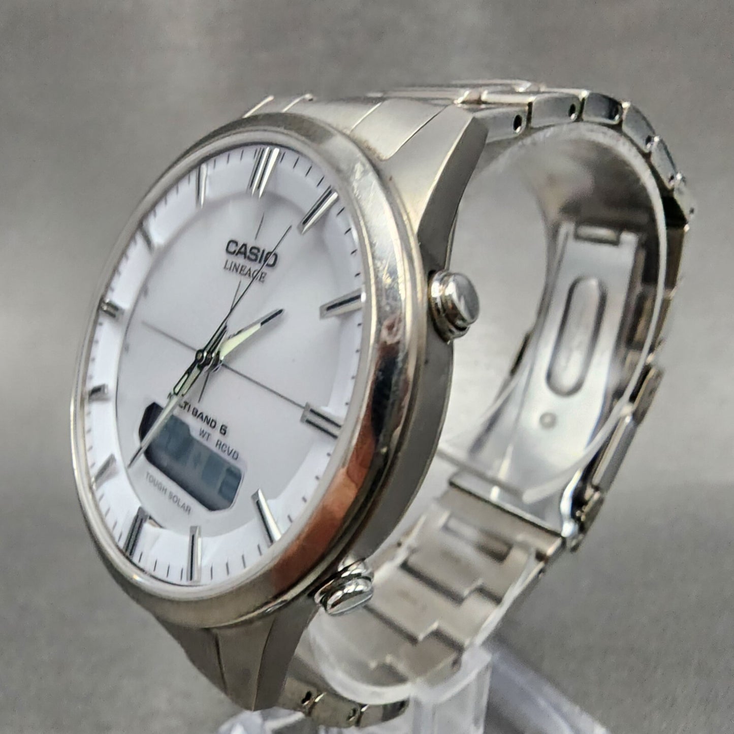 Casio Lineage Multiband 6 Watch Men 40mm White Dial Titanium Solar Runs2