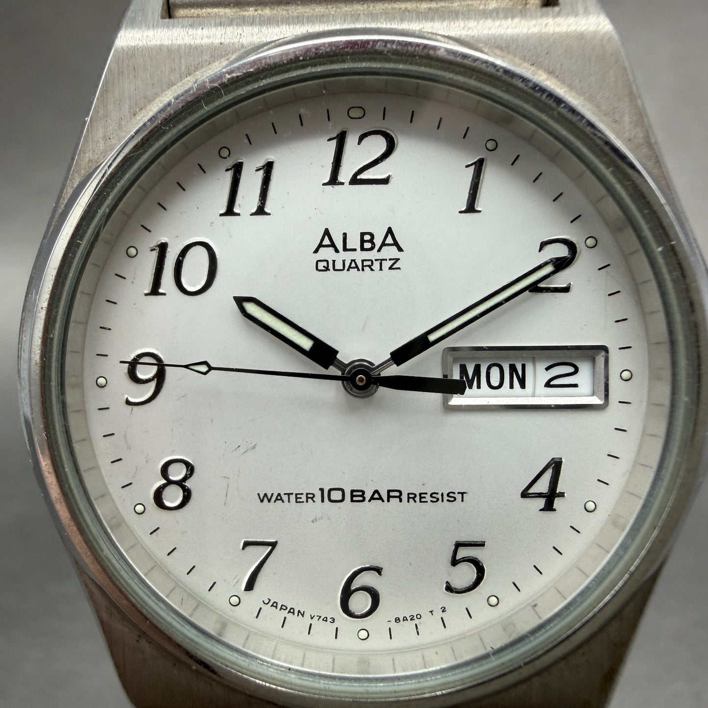 Seiko ALBA Watch Men 35mm Silver Dial Silver Tone Daydate V743-8A10 New Batt M401