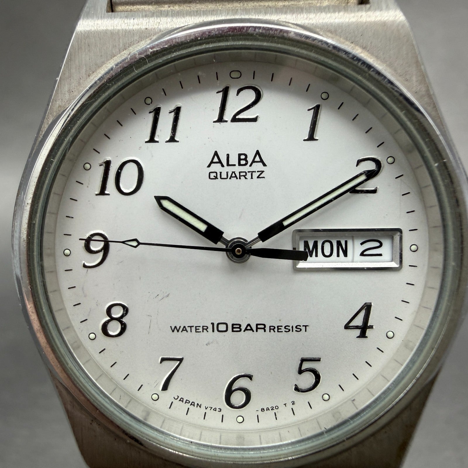 Seiko ALBA Watch Men 35mm Silver Dial Silver Tone Daydate V743-8A10 New Batt M401