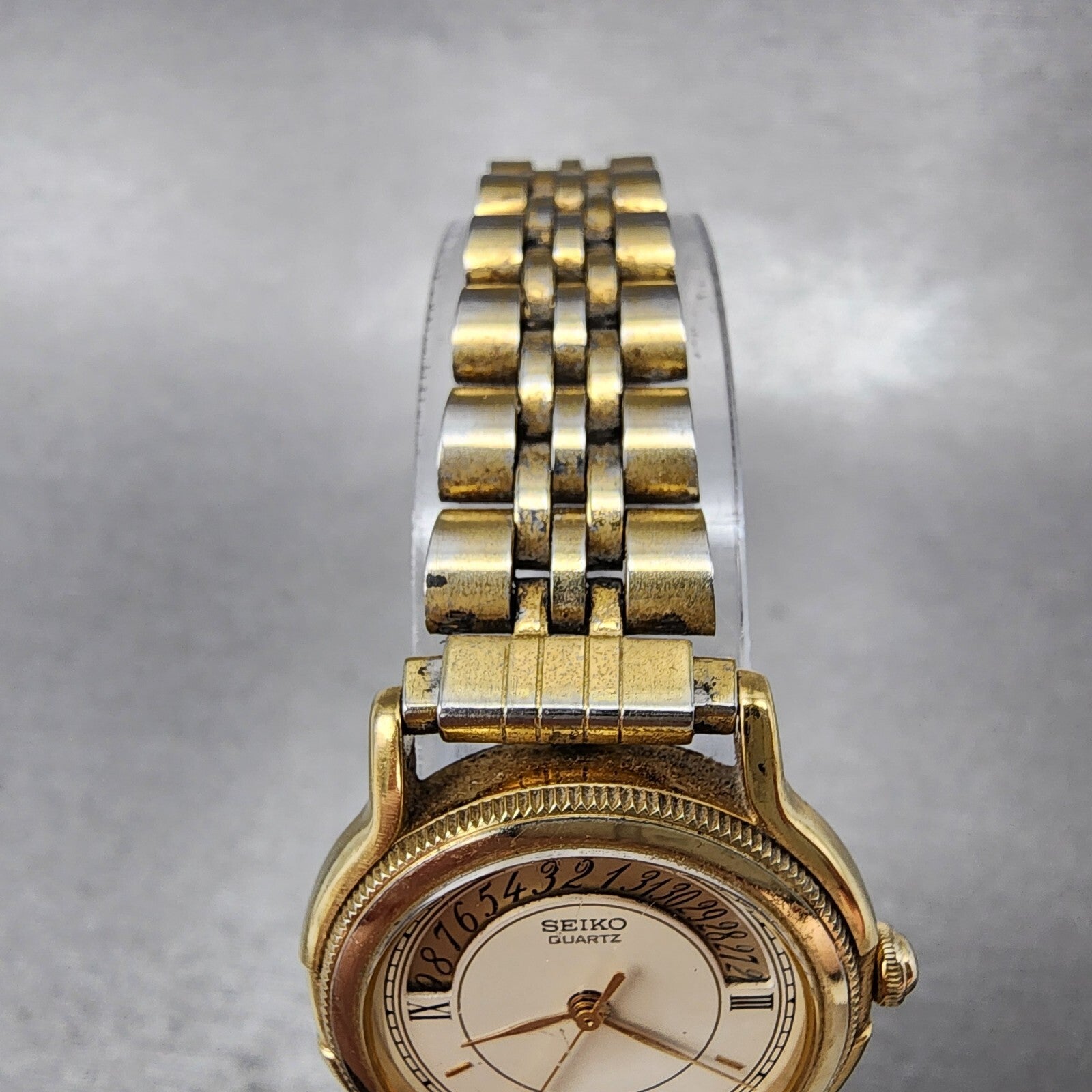 Seiko Watch Women 26mm Cream Dial Gold Tone Round 2A220A10 New Battery4