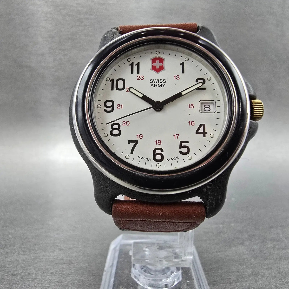Victorinox Swiss Army Watch Men 39mm White Dial Black Silver Date New Battery 95