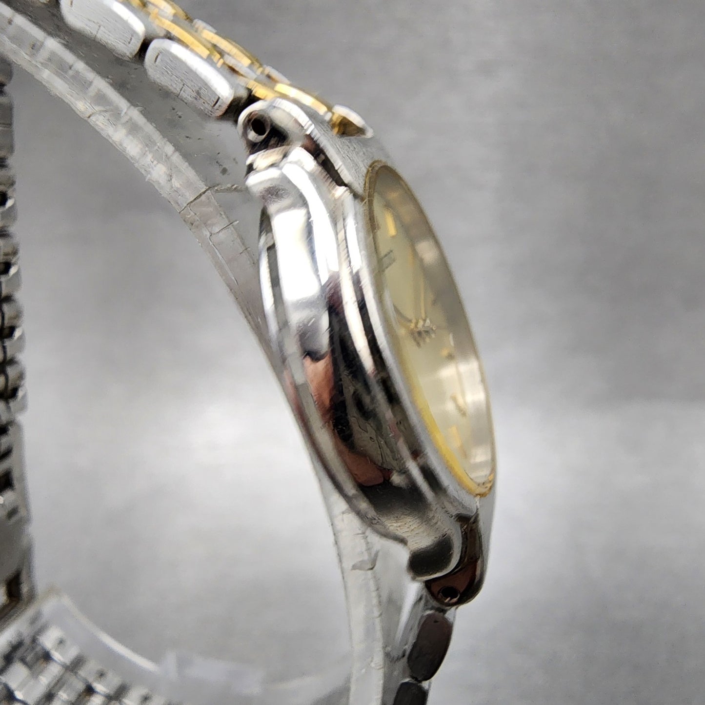 Seiko Watch Women 24mm Champagne Dial Two Tone Round V7012B90 New Battery ABC123