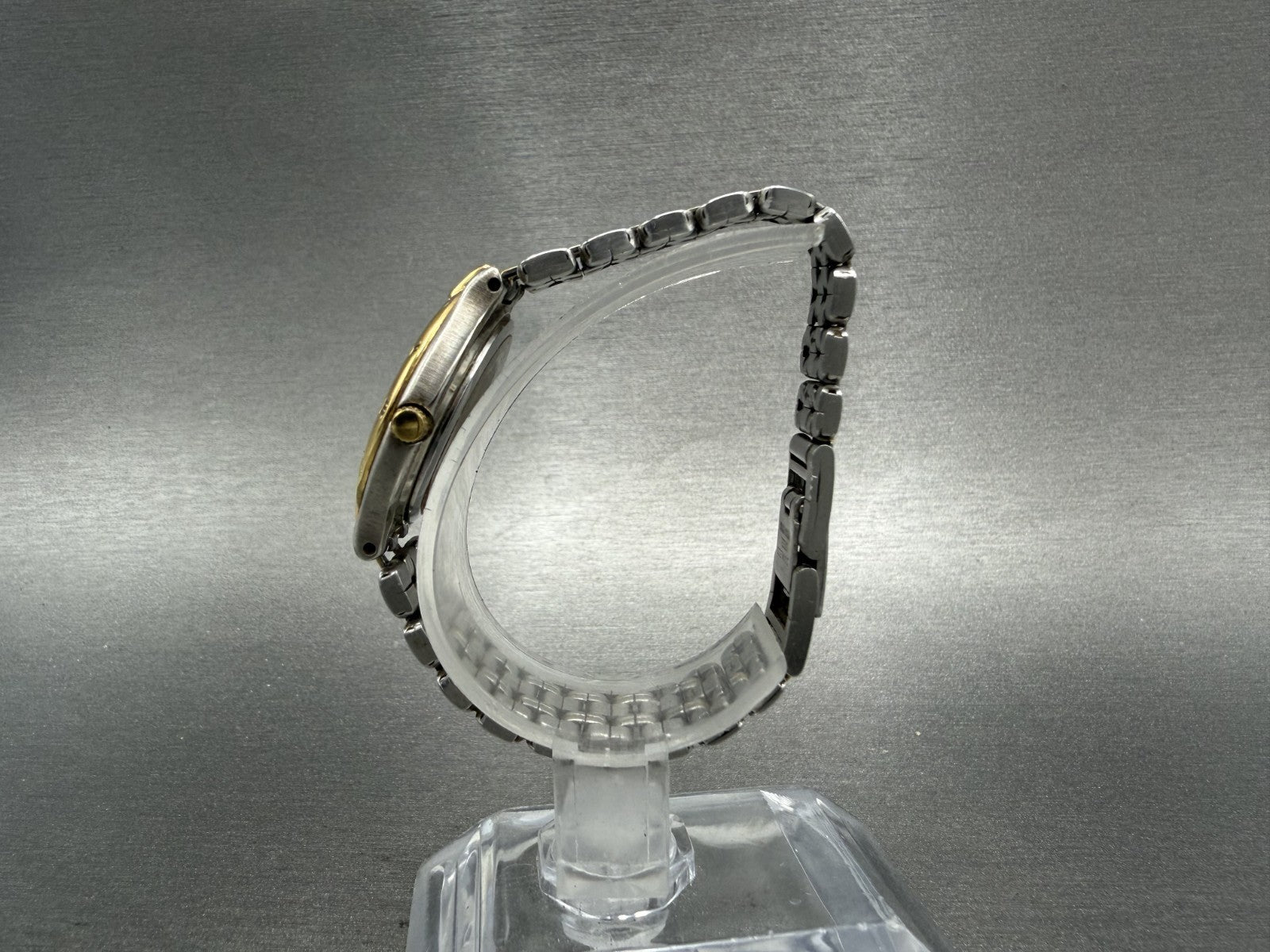 Bulova Watch Women 24mm Cream Dial Two Tone Round Bracelet 98L61 New Battery BGH6