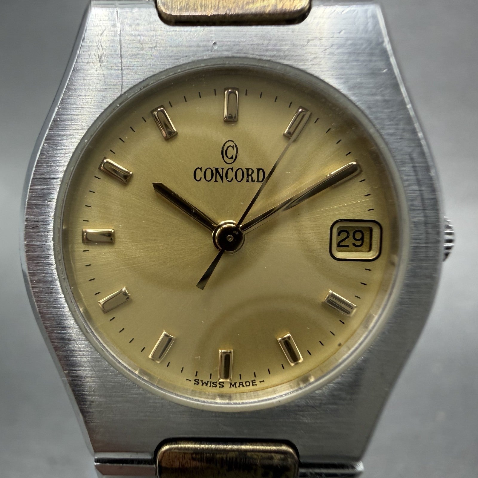 Concord Freedom Watch Women 23mm Gold Dial Steel Date Round 15.57.263 New Batt1