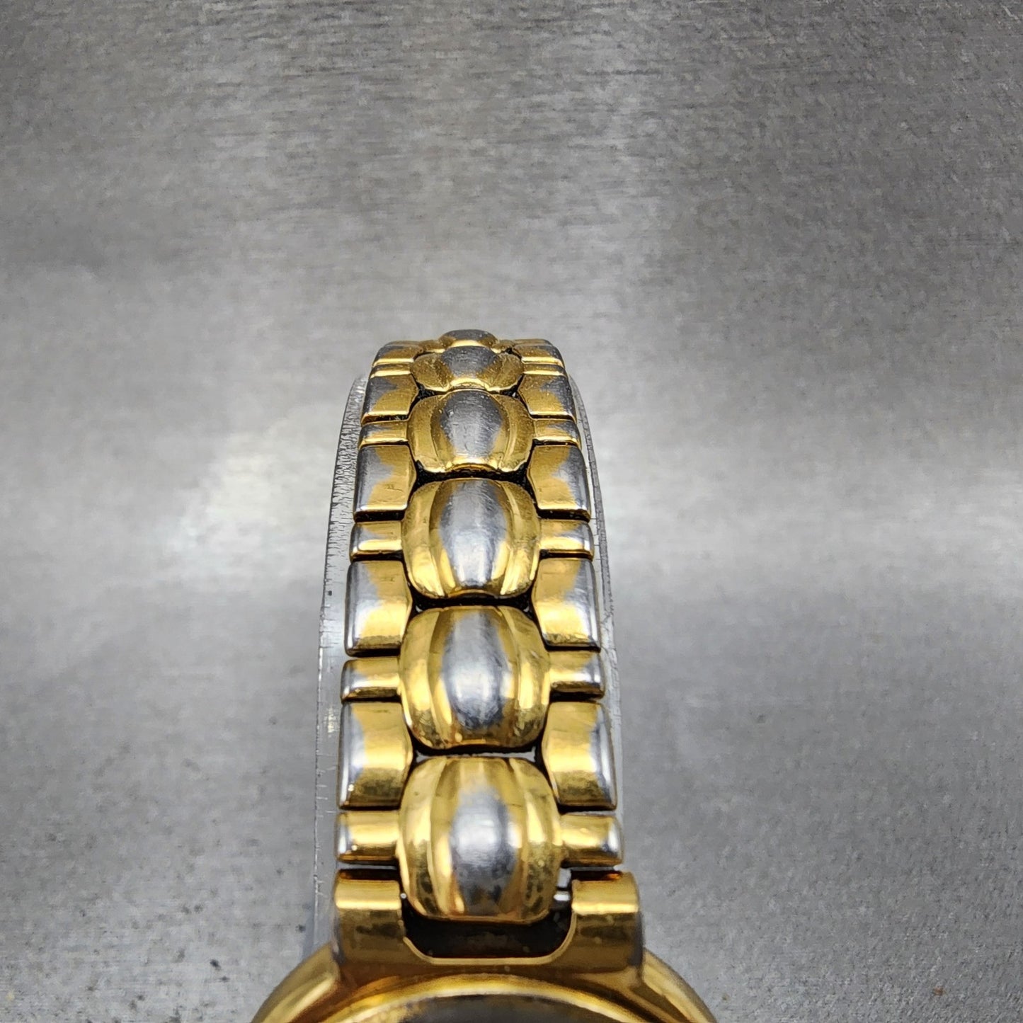 Bulova Diamond Watch Women 24mm MOP Dial Gold Tone Date 57p36 New Battery4