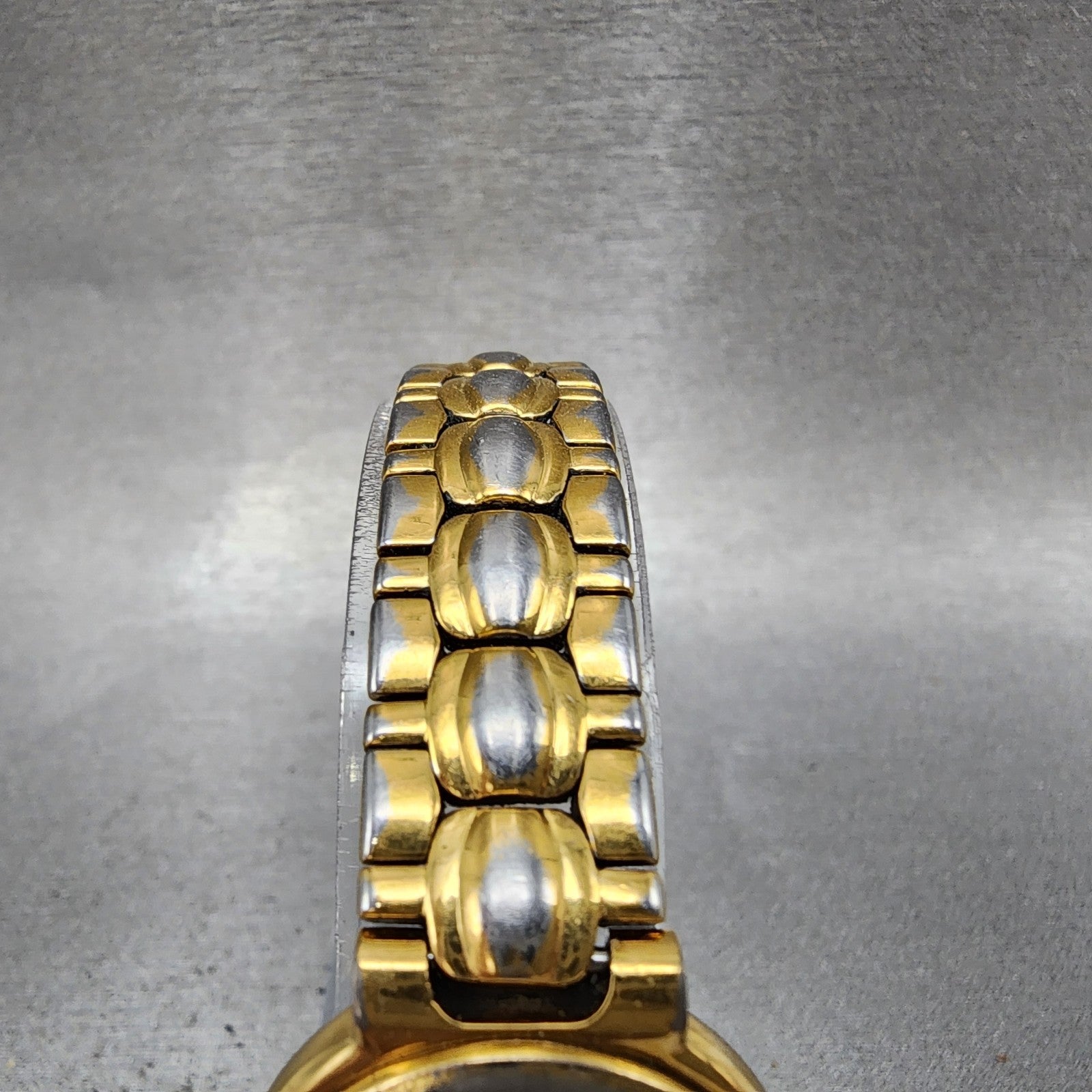 Bulova Diamond Watch Women 24mm MOP Dial Gold Tone Date 57p36 New Battery4