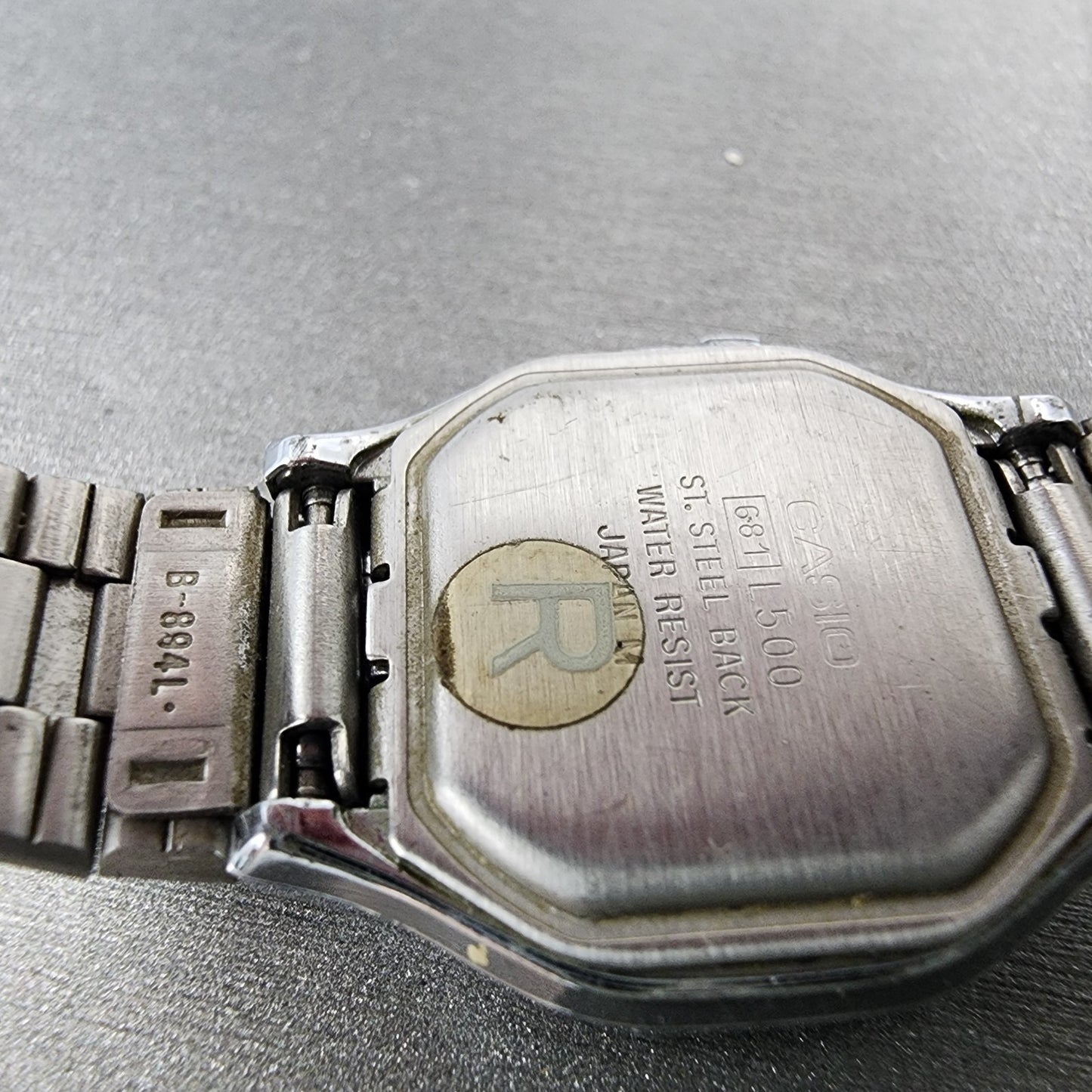 Casio L500 Watch Women 23mm Digital LCD Silver Tone Round Bracelet New Battery9