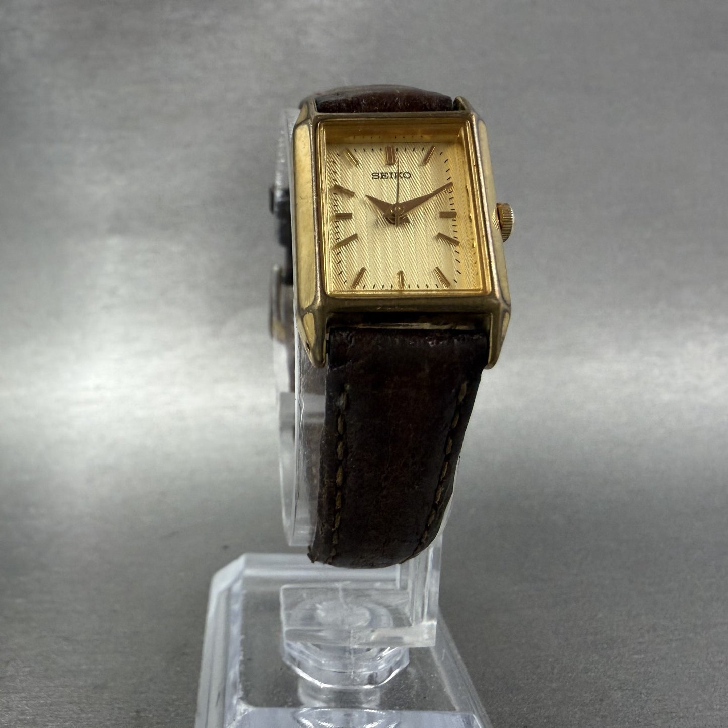 Seiko Tank Watch Women 18mm Champagne Dial Gold Tone Rectangle V401-5670 New Bat5