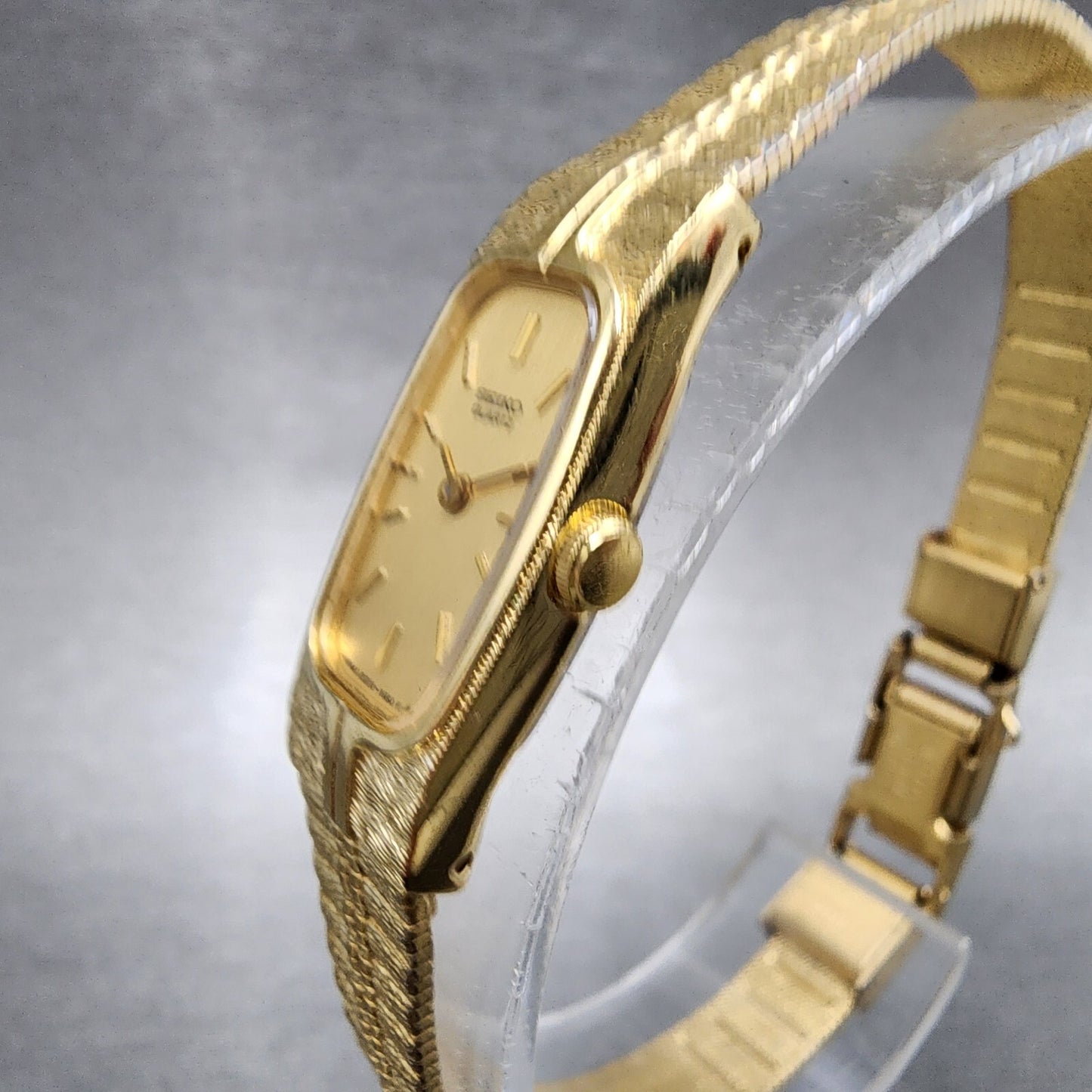 Seiko Tank Watch Women 13mm Gold Dial Gold Tone Rectangle 2E206259 New Battery2