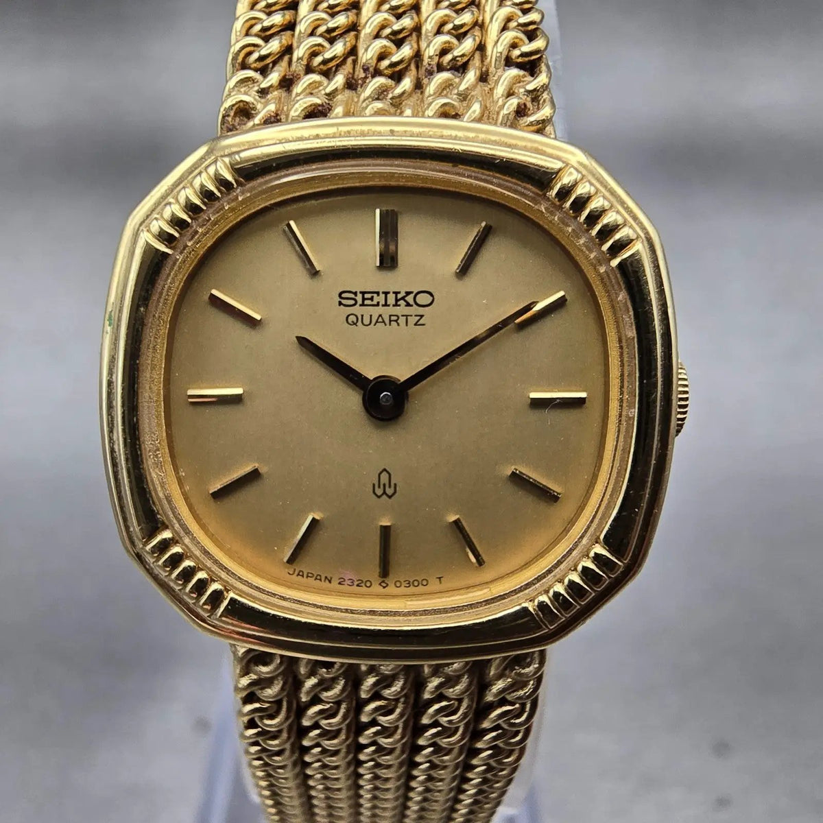 Seiko Watch Women 21mm Gold Dial Gold Tone Oval 2320-5200 New Battery Vintage1