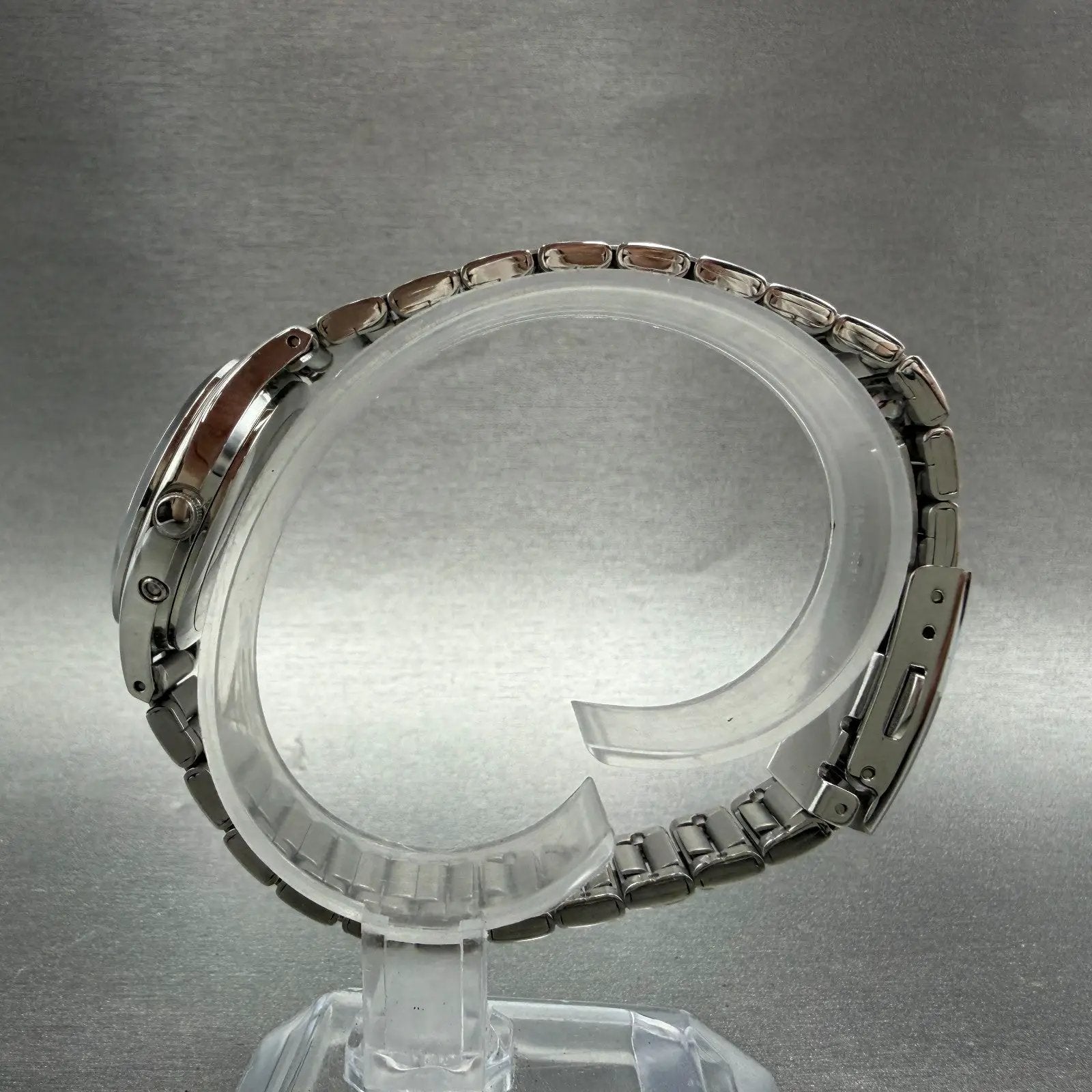 48242118