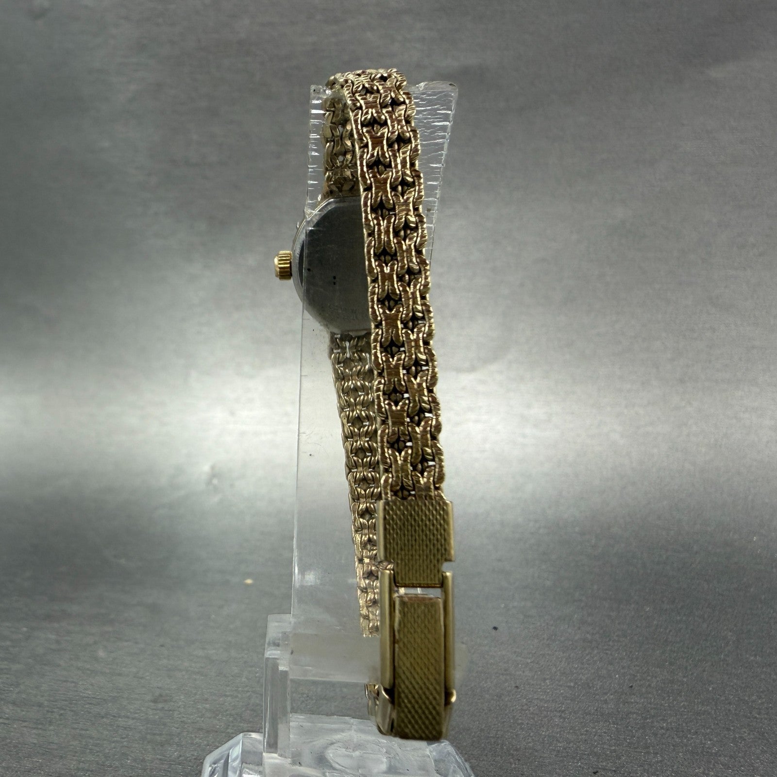 Gruen Watch Women 16mm Gold Dial Gold Tone Oval Diamond Bezel New battery VTG7