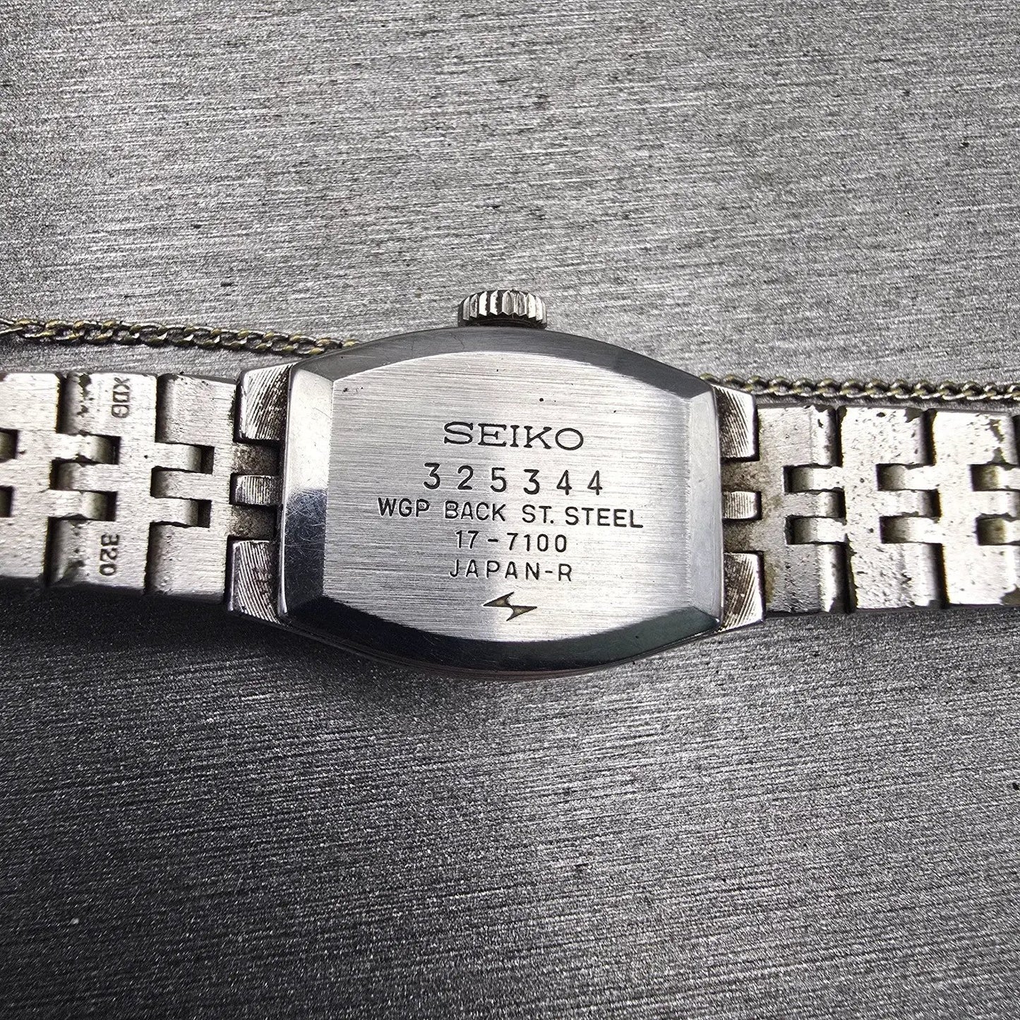 Seiko Watch Women 17mm Silver Dial Silver Tone Oval 17-7100 Vintage Works10