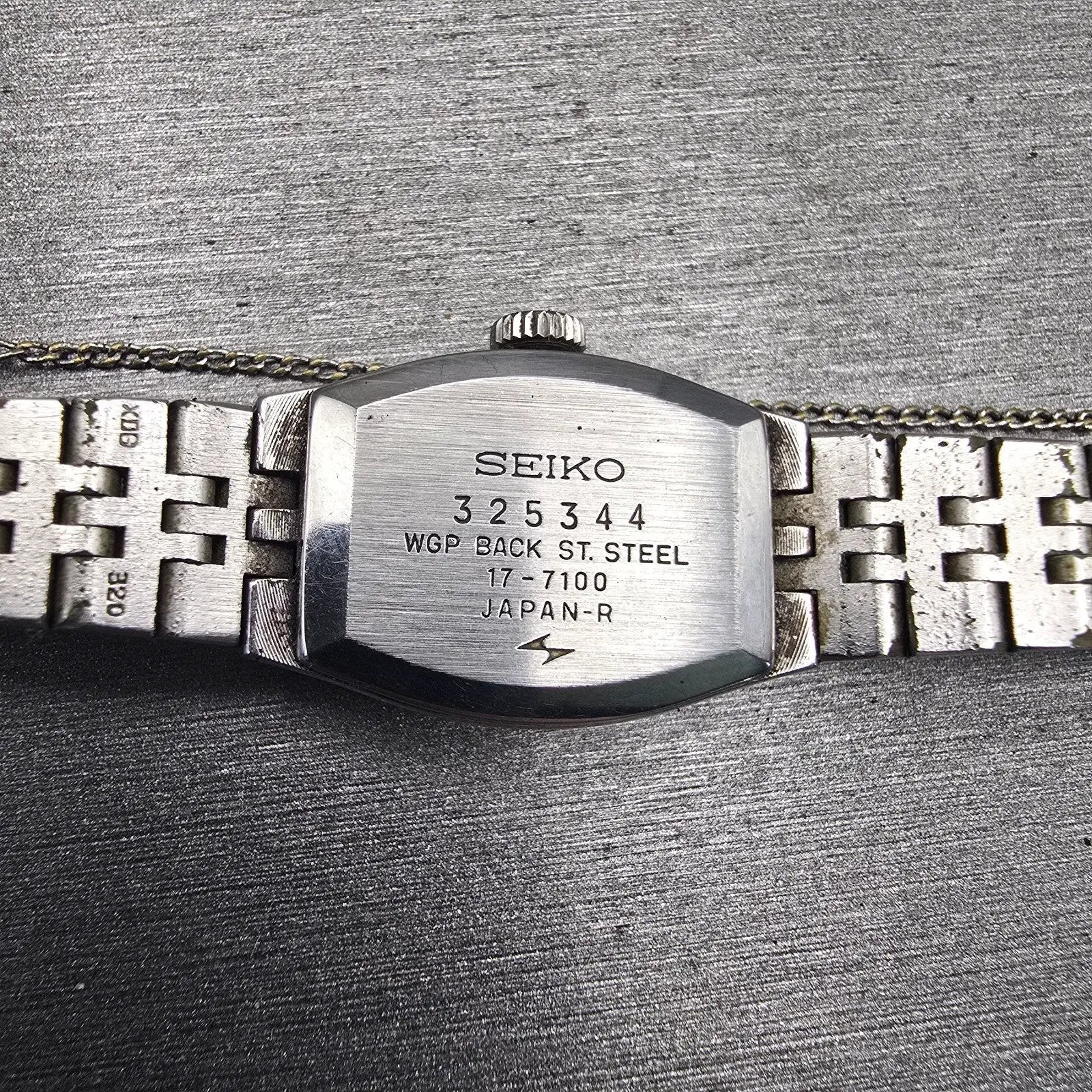 Seiko Watch Women 17mm Silver Dial Silver Tone Oval 17-7100 Vintage Works10