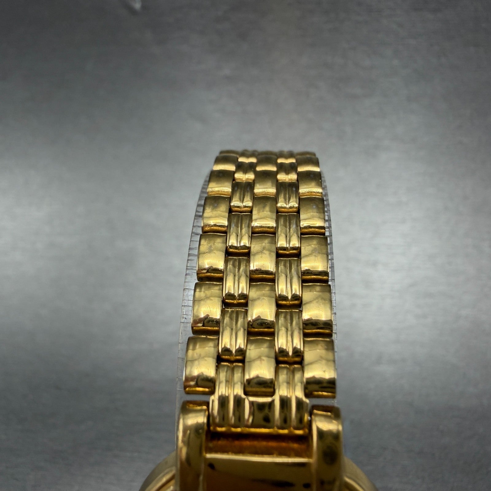 Seiko Watch Women 24mm White Dial Gold Tone Round V701-1781 New Battery Vinatge4