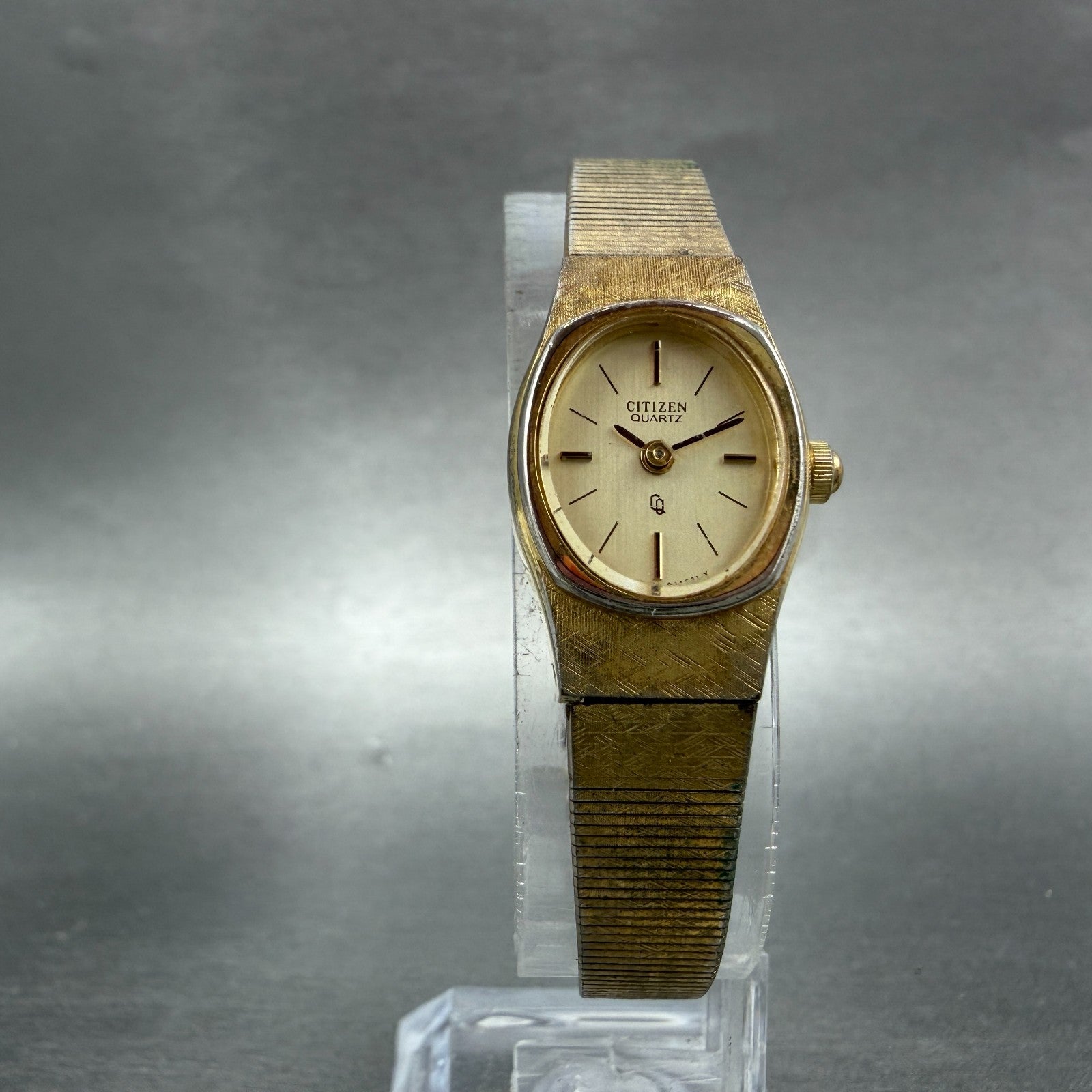 Citizen CQ Watch Women 16mm Champagne Dial Gold Tone Oval 4-833023 New Battery5