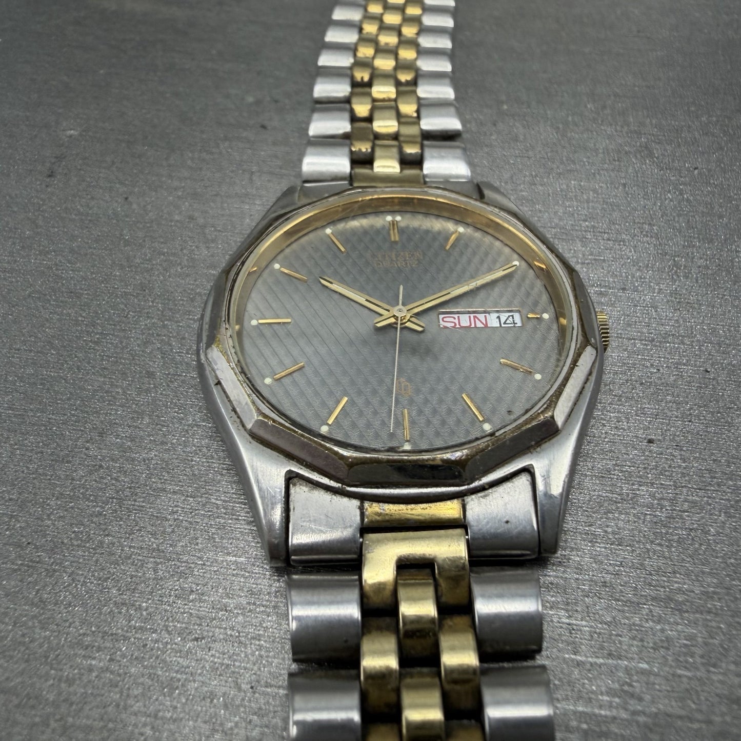Citizen CQ Watch Men 35mm Silver Dial Two Tone Daydate 6100-K02759 PARTS3
